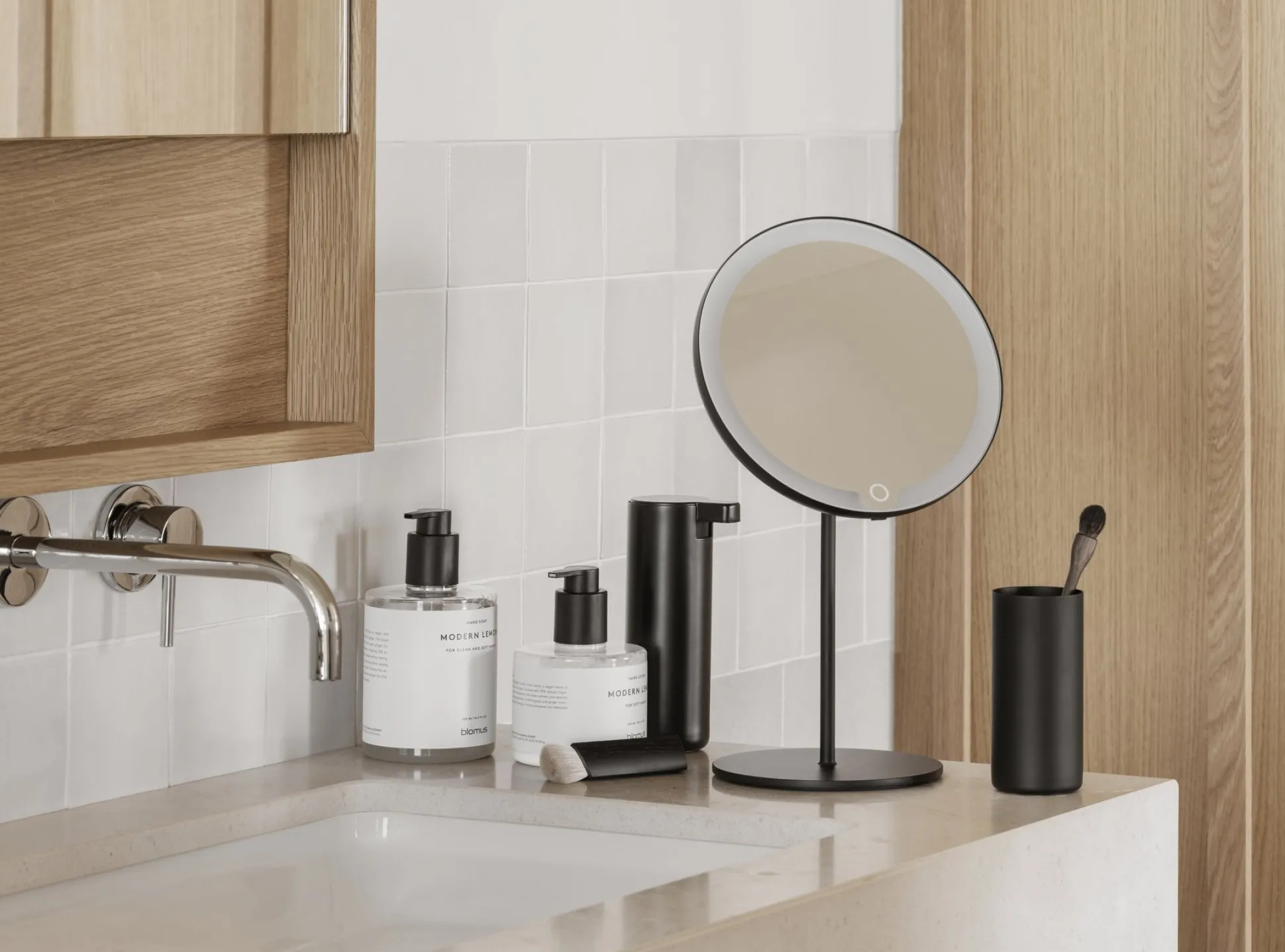 LED Kosmetikspiegel -MODO- Black, 5-fach Vergrößerung