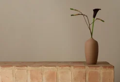 Vase -CEOLA- Farbe Indian Tan Höhe 25 cm