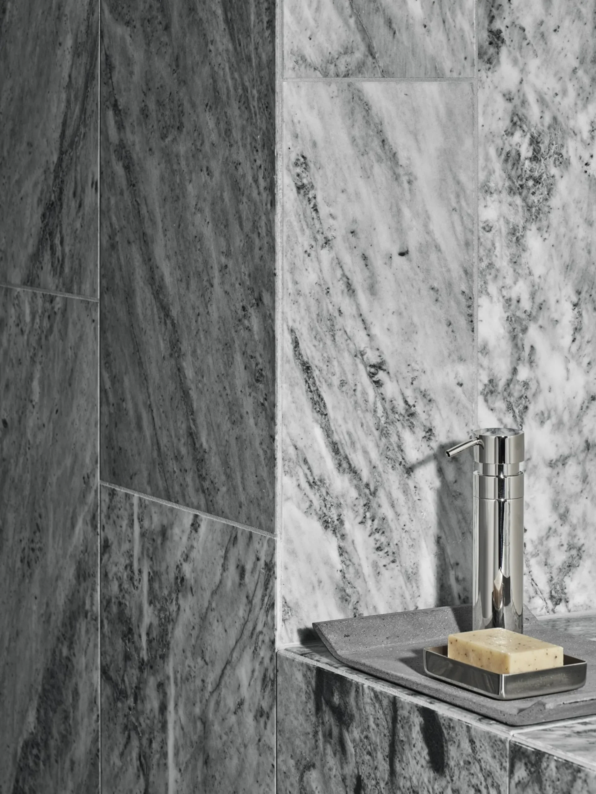 WC-Rollenhalter -NEXIO- für 4 Rollen Black